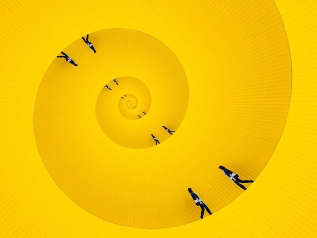 Ford to lower managers' bonuses if company performance fails to improve, sources say